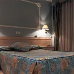 Piccadilly Hotel