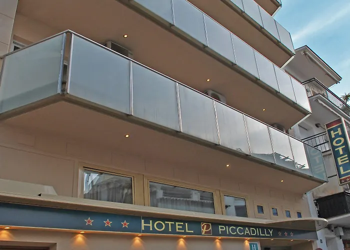 Piccadilly 3* סיטגס