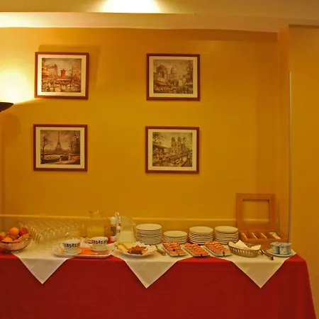 Piccadilly Hotel